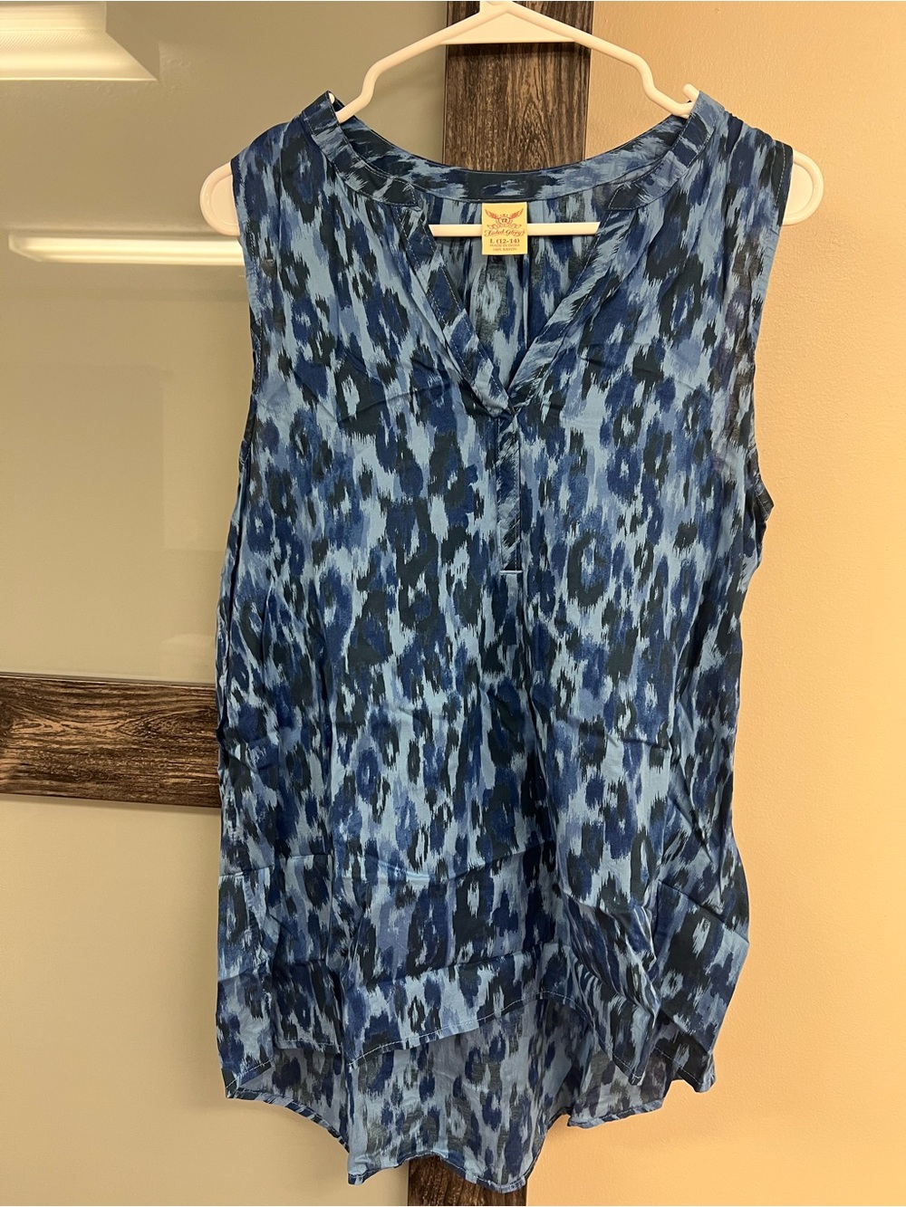 Faded Glory Blue Patterned Sleeveless V-Neck Camisole